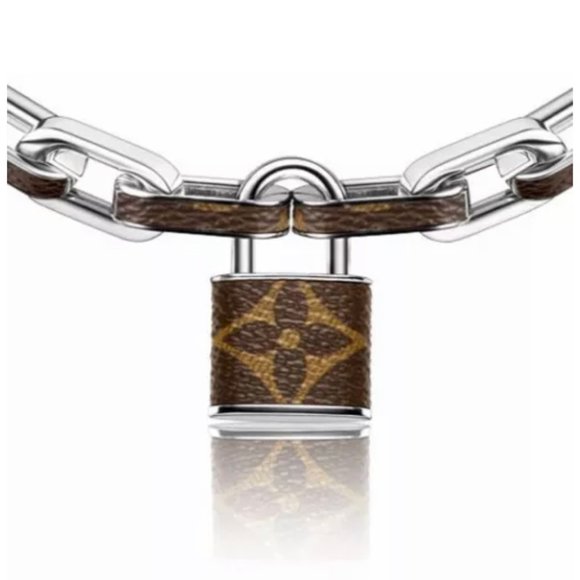 ULTRA RARE Ltd Ed LOUIS VUITTON Monogram LOCK NECKLACE MP2029 - Picture 2 of 13